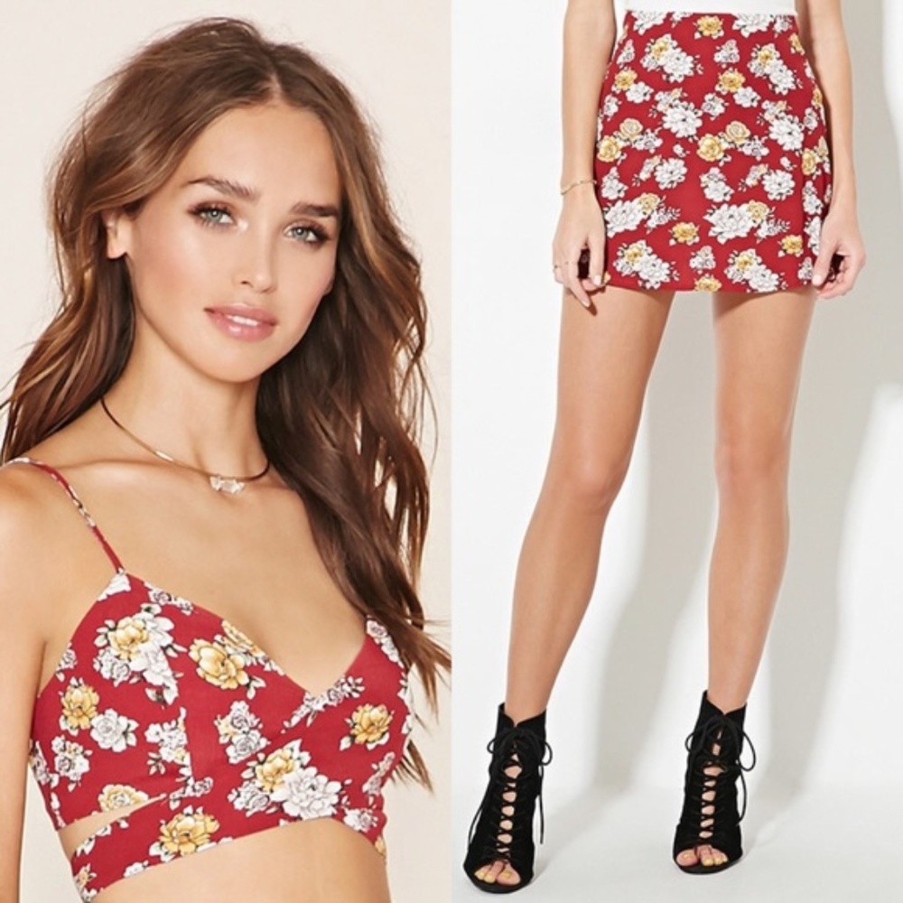 VERY CUTE Red Floral Skirt
